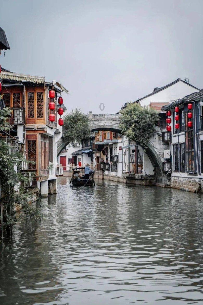 《清炒土豆丝：一道穿越时光的美味》